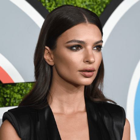 Emily Ratajkowski offends hair loss suffers with instagram Ad
